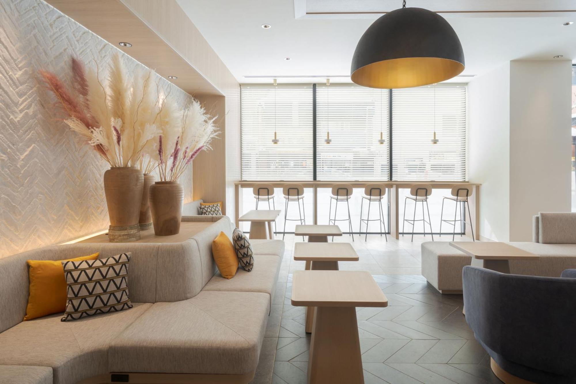 The B Sapporo Hotel Bagian luar foto