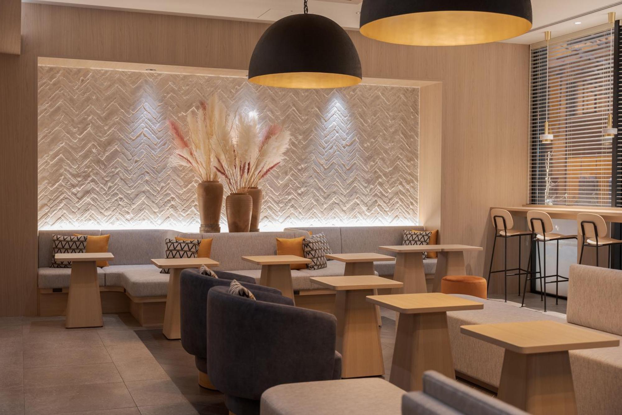 The B Sapporo Hotel Bagian luar foto